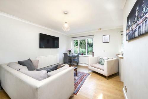 Apartamento One Bedroom Central Slough With Parking