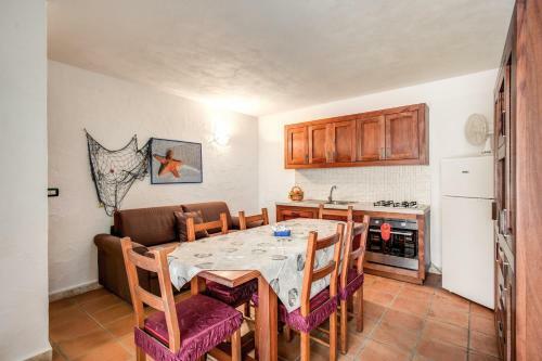 Yellow Star Holiday House