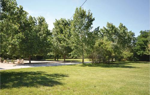 Les Acacias