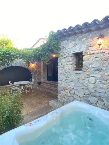 Bed & Breakfast L Amourier Chambres D H�tes Avec Jacuzzi Pour Amoureux
