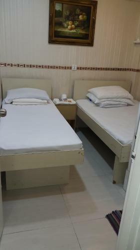 Hostal Aries Guest House