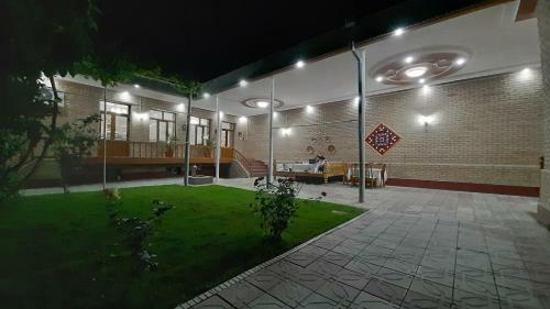 Hostal Saroy Guest House