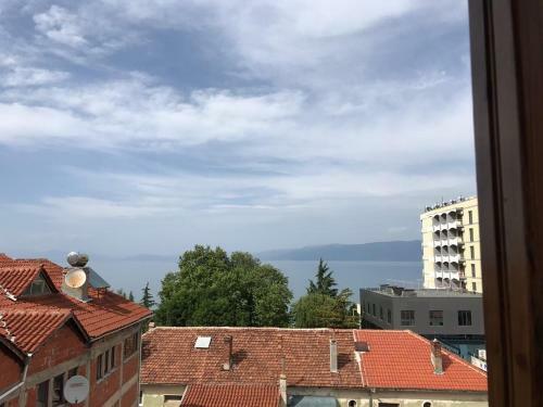 Lake View Apartment! 200m2
