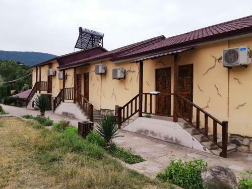 Hostal Menua Resort