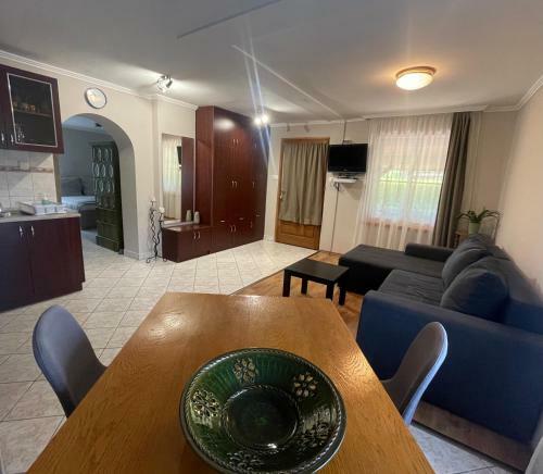 Margaret Apartment