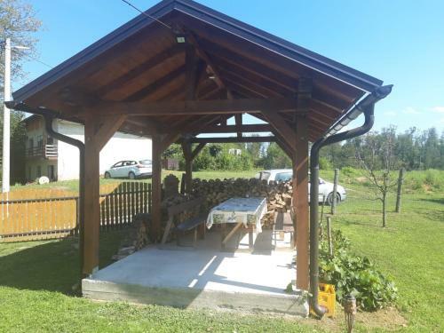 Holiday Apartman Ravna Dolina