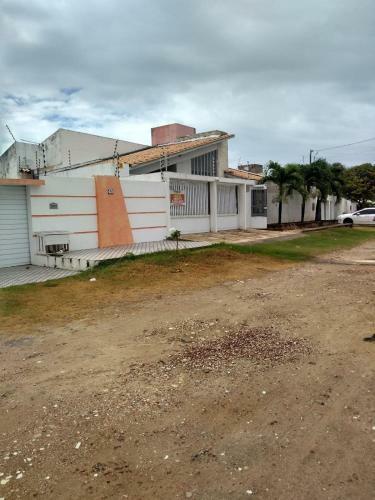 Casa Agrad�vel Com �rea De Lazer Completa