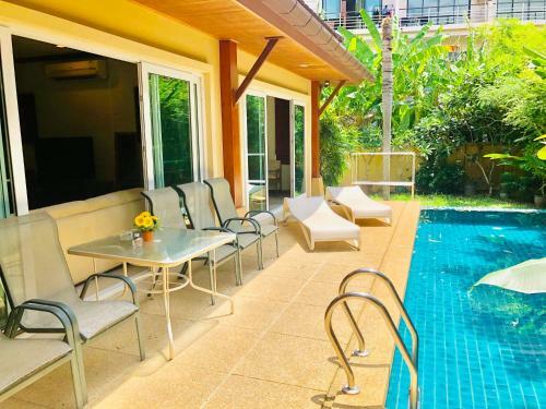 Karon Pool Villa