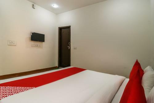 Oyo 28749 Hotel Atharv