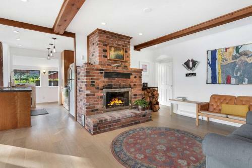 Kemp Lake House