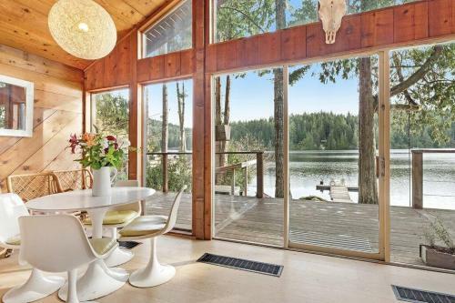 Kemp Lake House