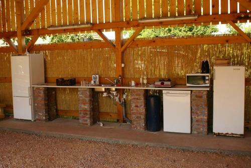 Turul Guesthouse And Camping