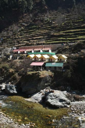 Hotel Tirthan Village Camps