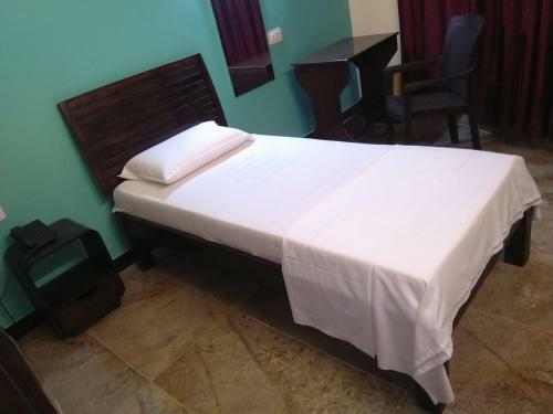 Hotel Chandru De Green