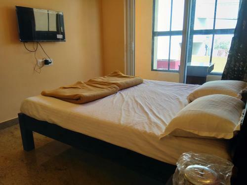 Hotel Chandru De Green