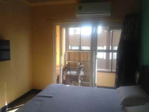 Hotel Chandru De Green