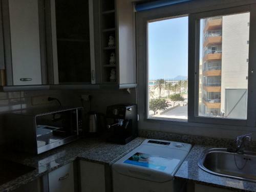 Apartamento Beatrix, Primera L�nea, Con Aparcamiento