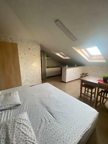 Hostal First House Mansarda Vacanze