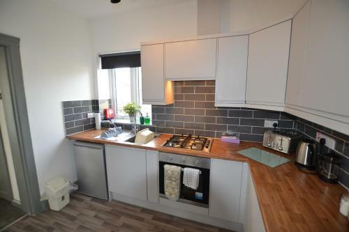 Maytree Apartment - 2 Bedrooms Apartment - Stayseekers