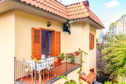 Sorrento Villa With Garden See View