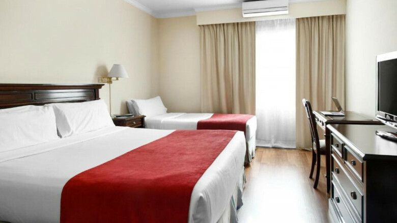 Cyan Americas Towers Hotel