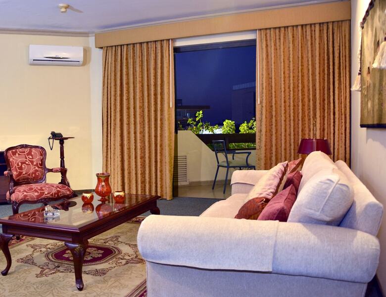 Yotau All Suites Hotel