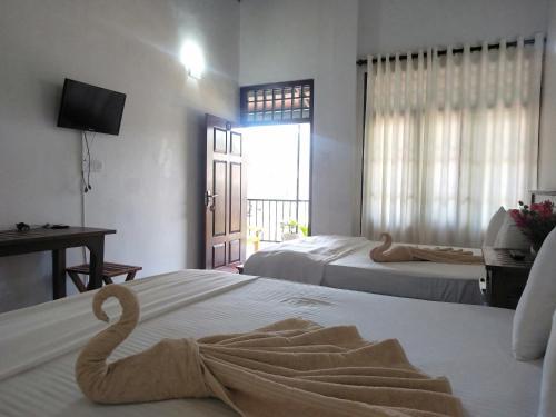 Hostal Ella Grand Peak Hotel