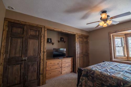 A Slopeside Getaway Hot Tub Pool Table Arcade Games