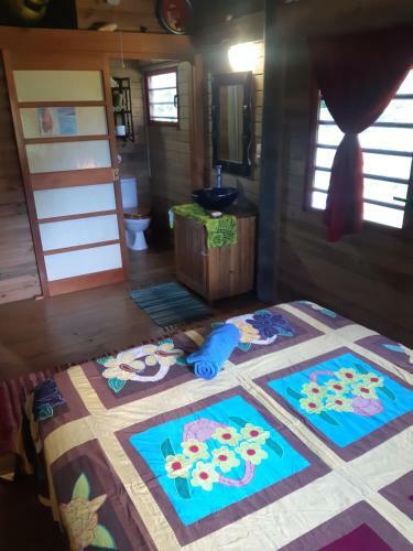 Bed & Breakfast B & Bee Wild Island
