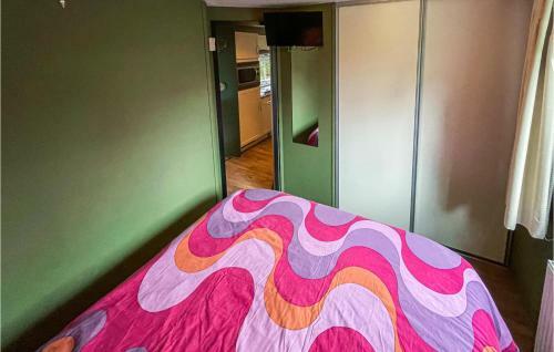Awesome Caravan In Beekbergen With 2 Bedrooms