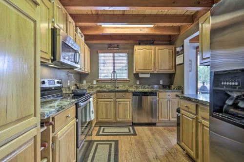 Charming Overgaard Home With Fire Pit And Games!