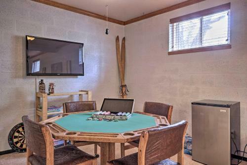 Charming Overgaard Home With Fire Pit And Games!