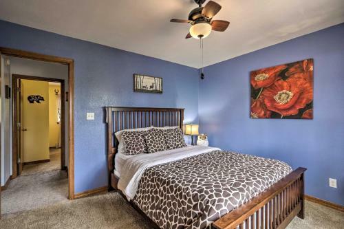 Charming Overgaard Home With Fire Pit And Games!