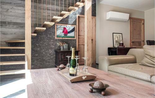 Nice Home In Knesselare With 6 Bedrooms