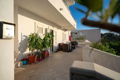 Hostal Rooms & Studio Villa Fio