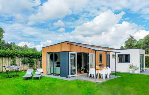 Nice Home In Heinkenszand With Wifi And 3 Bedrooms