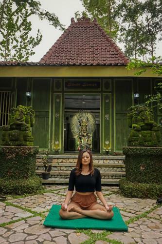 Hotel Kampoeng Semar Borobudur