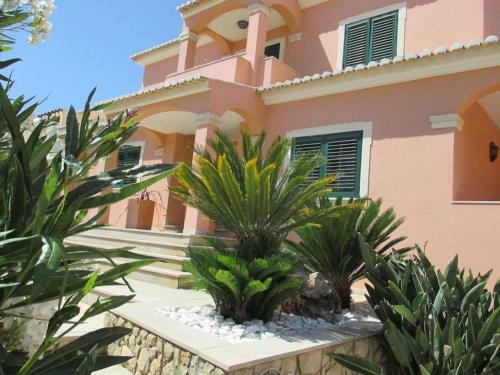 Hostal Happy Silva Guesthouse