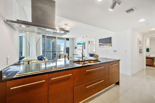 Majestic High Rise Unit With Ocean View