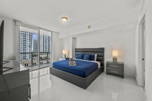 Luxury Condo W Icon With City Views