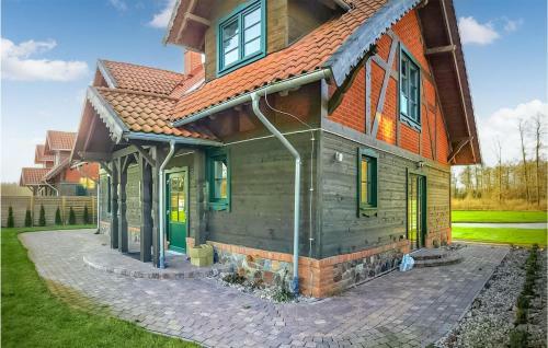 Awesome Home In Gizycko With 4 Bedrooms
