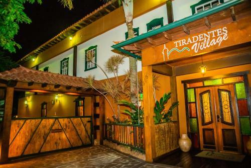 Hostal Tiradentes Village