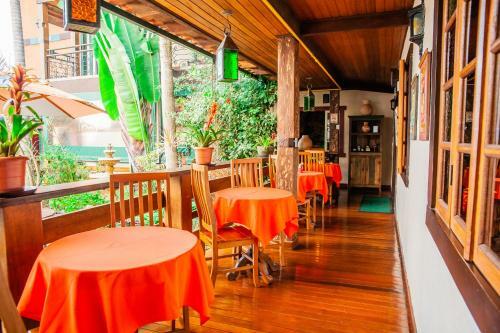 Hostal Tiradentes Village