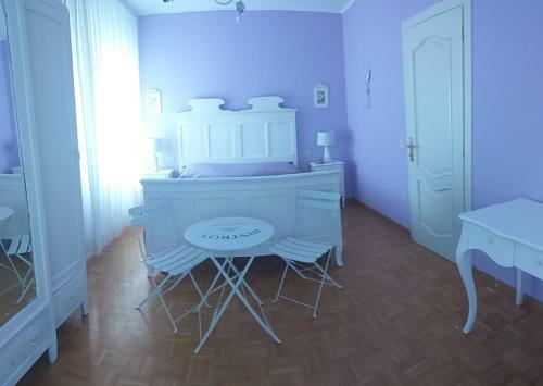 Hostal La Montecchia House