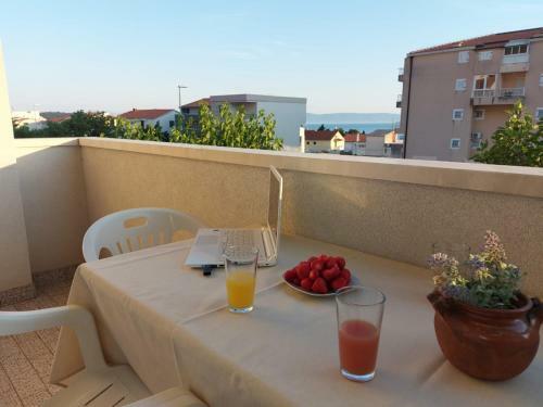 Apartments Ema Near Beach