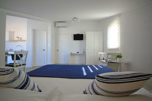Apartments Ema Near Beach