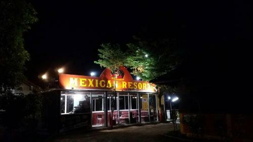 Hotel Mexican Resortlampang