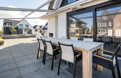 New High End Waterfront Family Villa