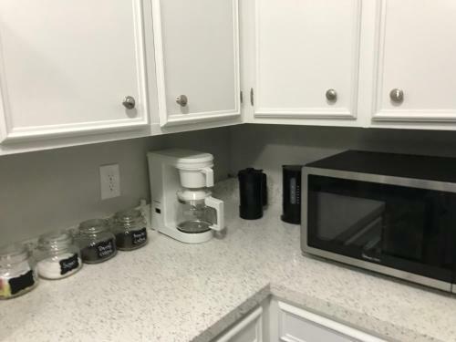 Modern Designer Townhouse 2br Ideal For Long Stays!