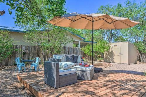 Chic Bungalow With Backyard Oasis 2 Mi To Dtwn